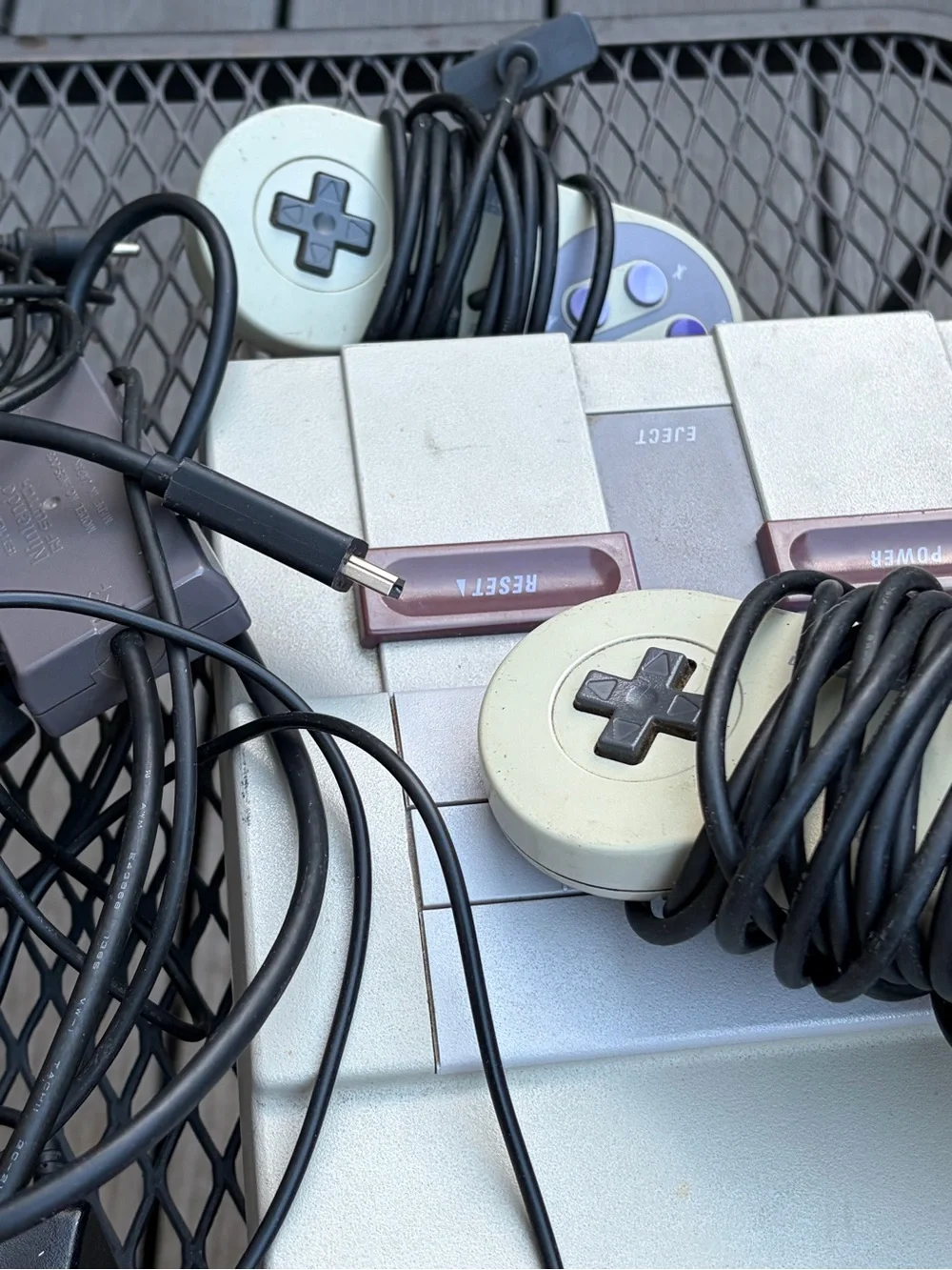 Super Nintendo SNS-101 Console And Accessories. See Photos. Tested/ Works
